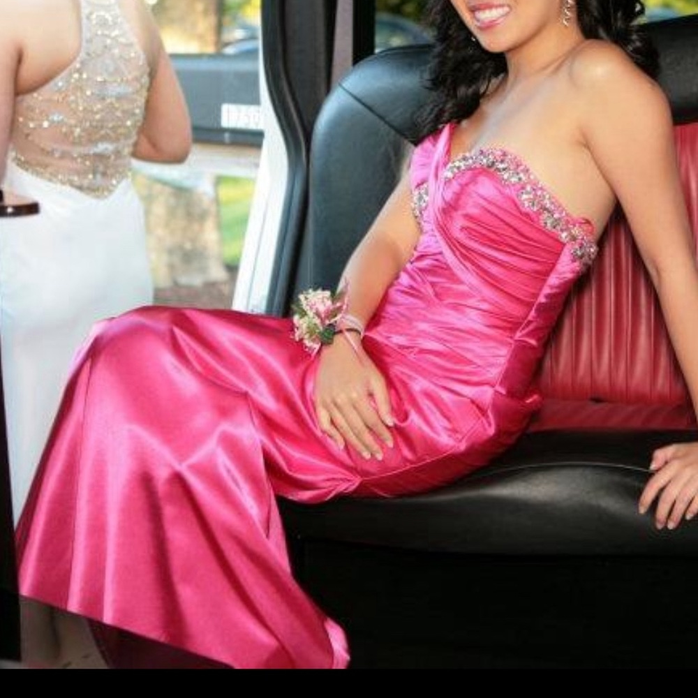 Mermaid style hot pink prom dress